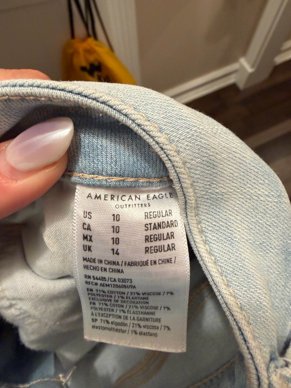 American Eagle Outfitters Light Blue Distressed Skinny Jeans - Picture 4 of 5